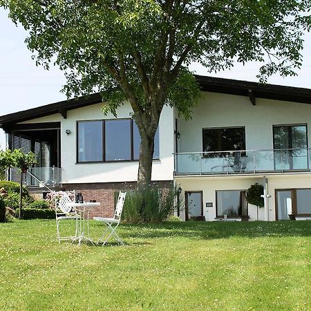Ferienwohnungen Eifelblick Lutzerath エクステリア 写真